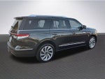 2023 Navigator Thumbnail 4