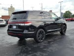 2024 Navigator Thumbnail 3
