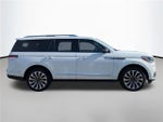 2024 Navigator Thumbnail 4