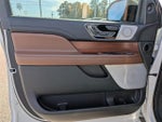 2024 Navigator Thumbnail 8