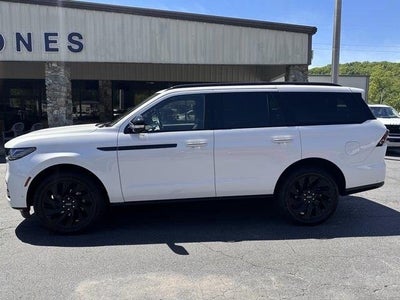 Photo of a 2025 Lincoln Navigator 4X4 Reserve 4DR SUV for sale