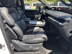 2025 Navigator Thumbnail 15