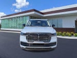 2025 Navigator Thumbnail 9