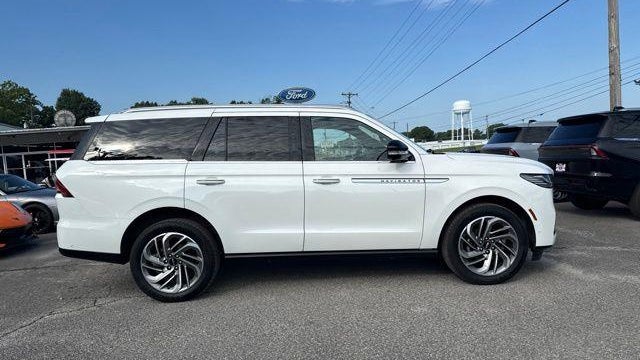 2025 Lincoln Navigator Reserve