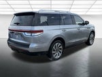 2023 Navigator Thumbnail 12