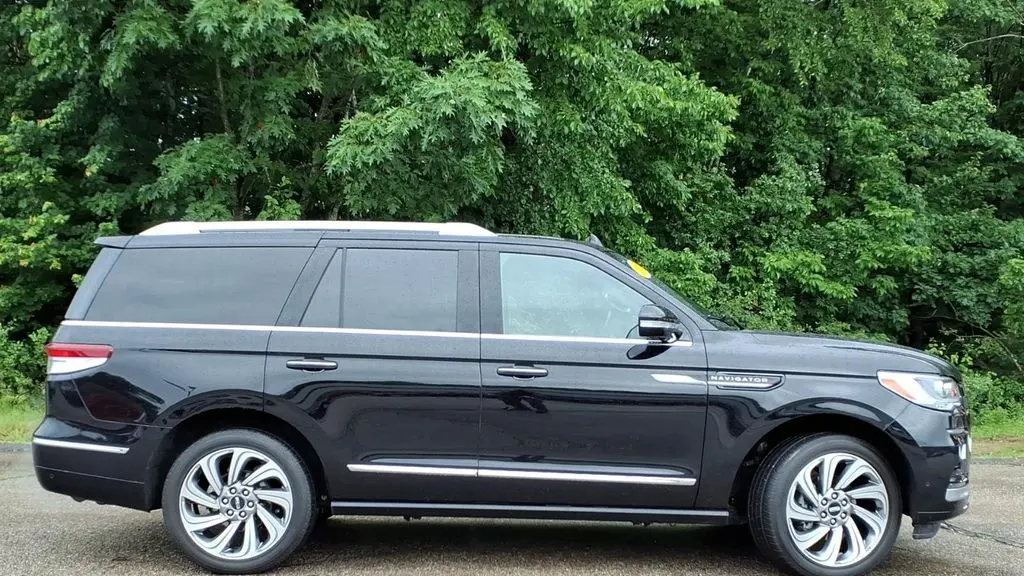 2023 Lincoln Navigator Reserve