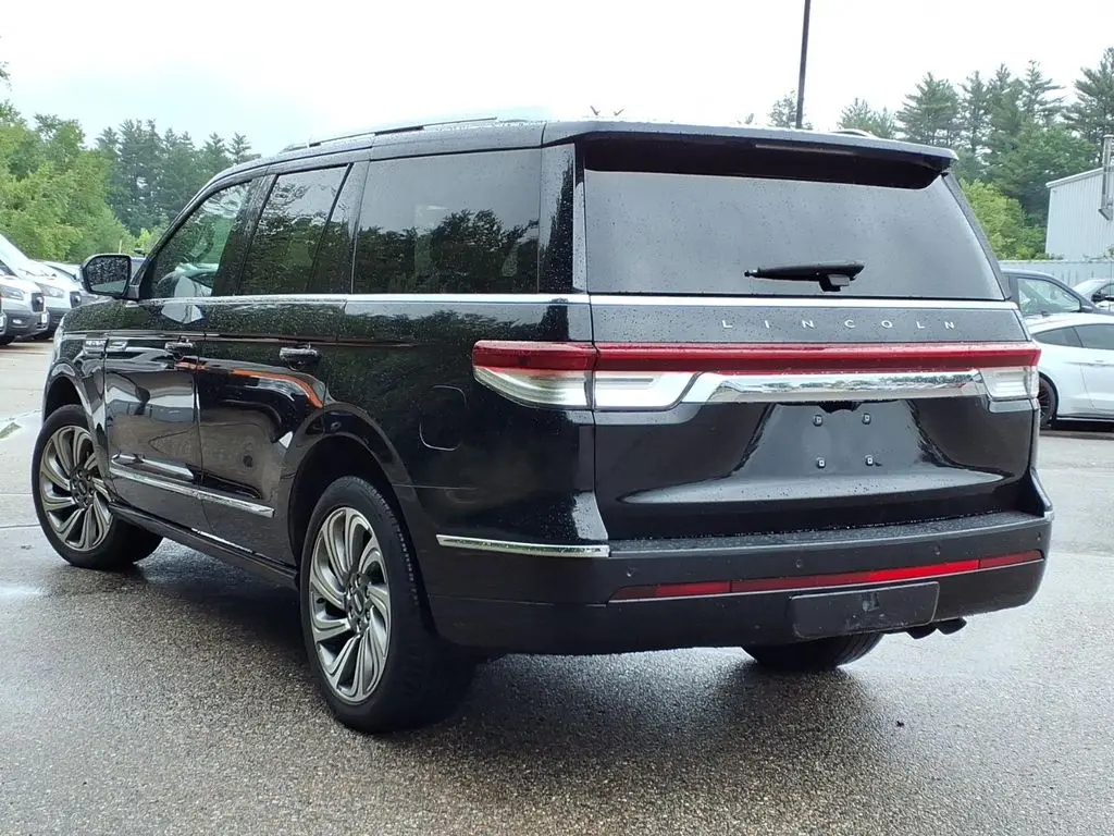 2023 Lincoln Navigator - $59,214