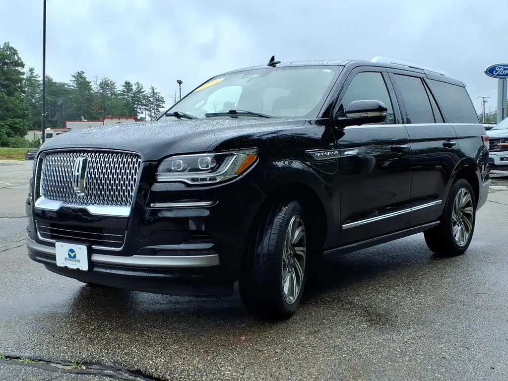 2023 Lincoln Navigator - $59,214