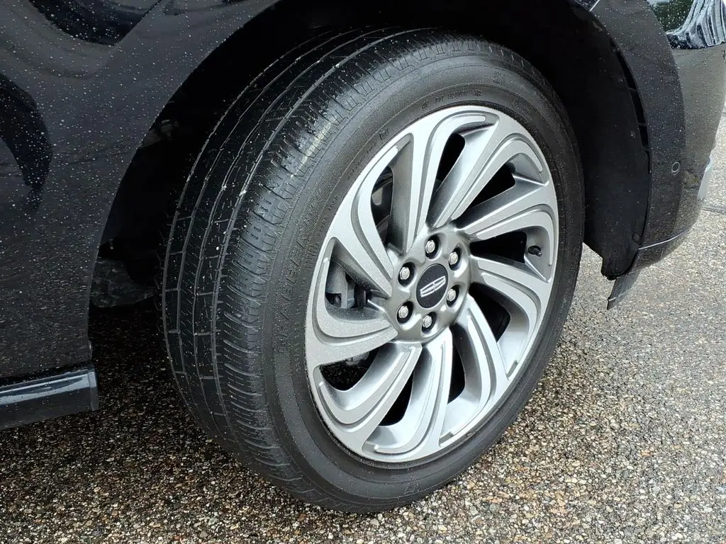 2023 Lincoln Navigator - $59,214