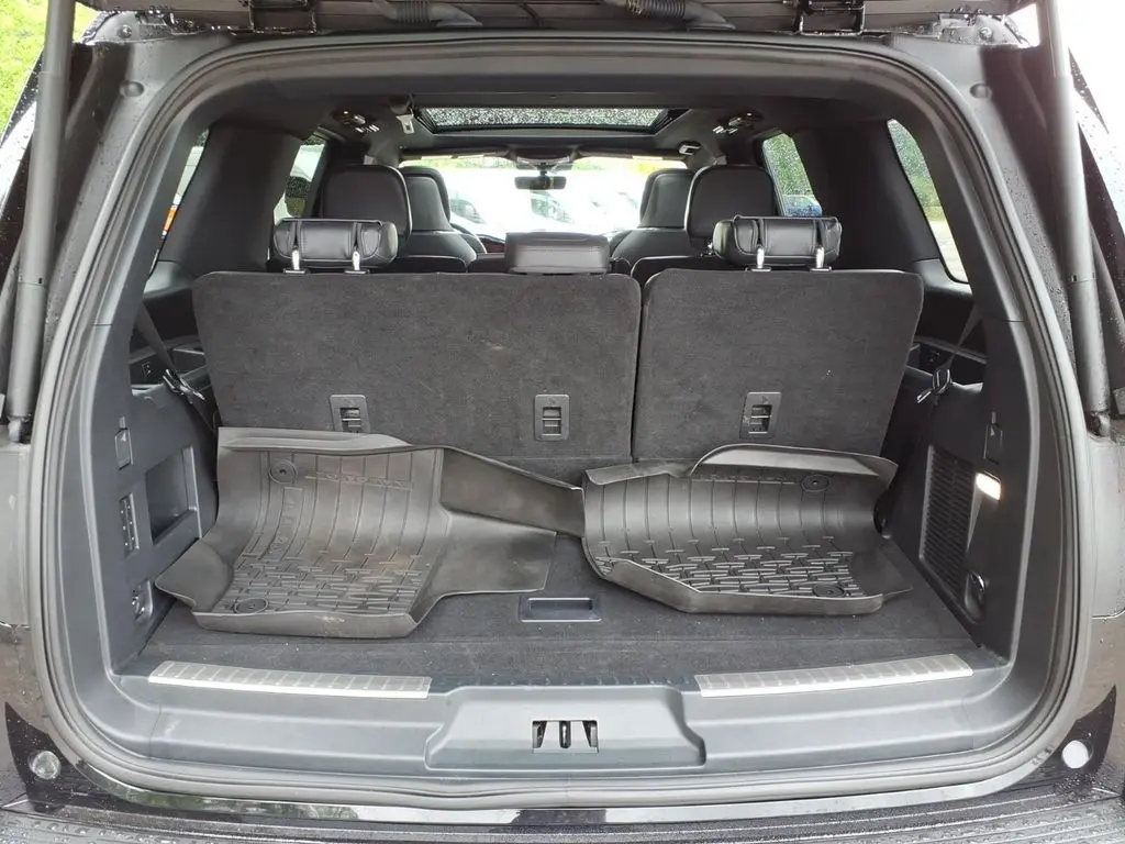 2023 Lincoln Navigator - $59,214