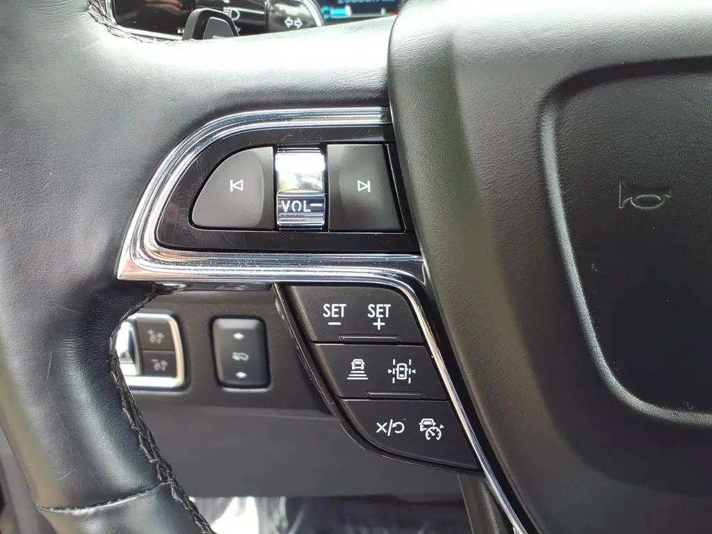 2023 Lincoln Navigator - $59,214