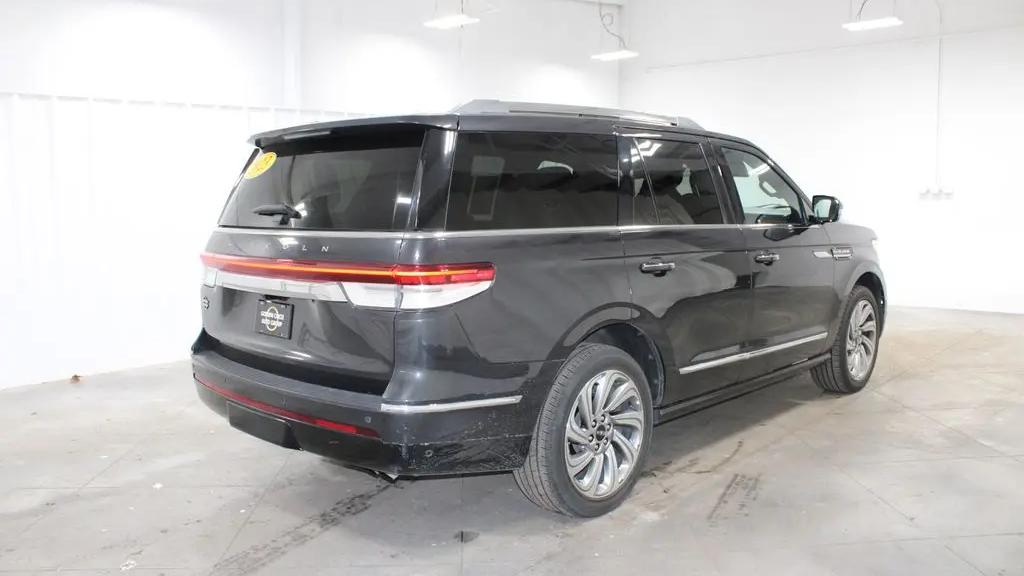 2023 Lincoln Navigator Reserve