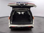 2025 Navigator Thumbnail 9