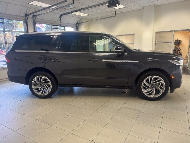 2025 Lincoln Navigator - $72,400