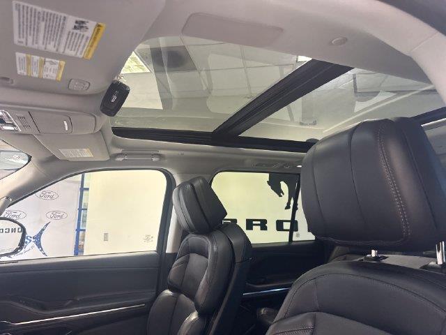 2025 Lincoln Navigator - $72,400