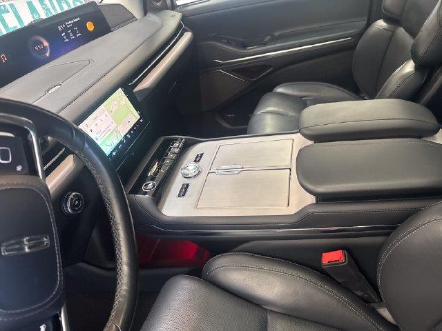 2025 Lincoln Navigator - $72,400