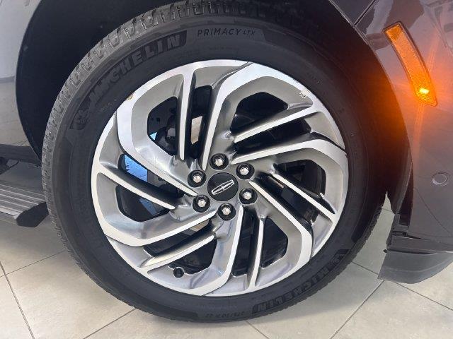 2025 Lincoln Navigator - $72,400