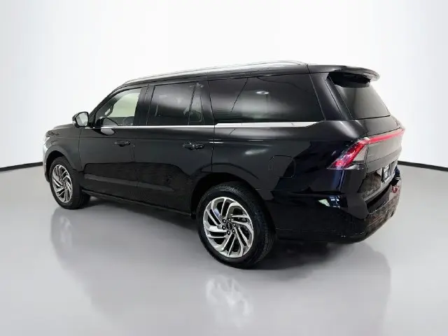 2025 Lincoln Navigator - $71,907