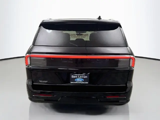 2025 Lincoln Navigator - $71,907