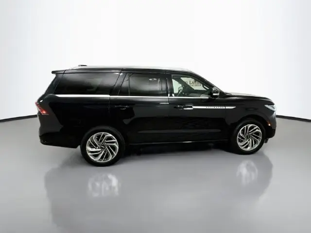2025 Lincoln Navigator - $71,907