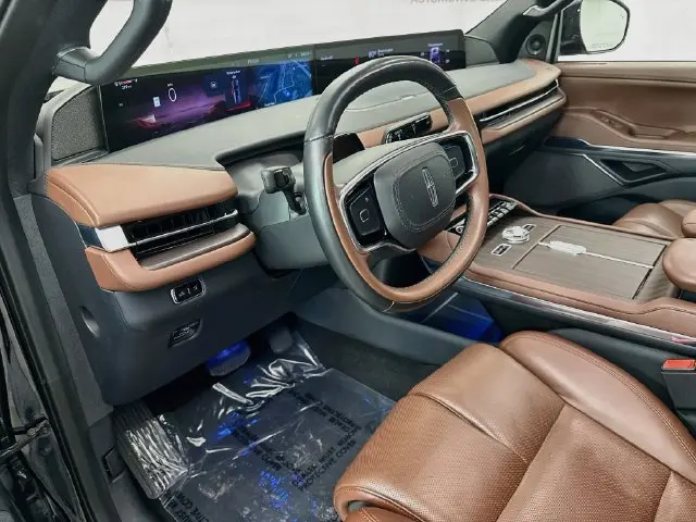 2025 Lincoln Navigator - $71,907