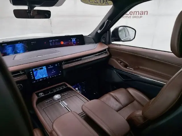 2025 Lincoln Navigator - $71,907