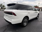 2025 Navigator Thumbnail 9