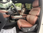 2025 Navigator Thumbnail 15