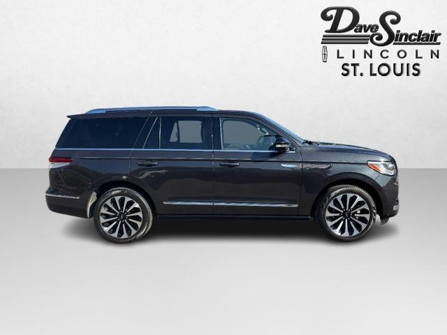2023 Lincoln Navigator Reserve — photo 1 of 24
