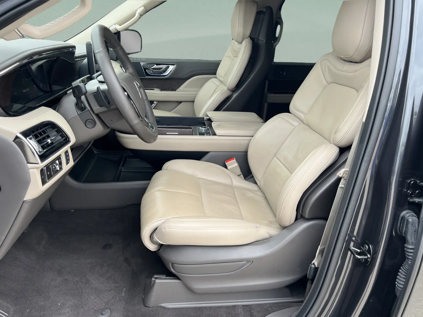 2023 Lincoln Navigator - $58,988