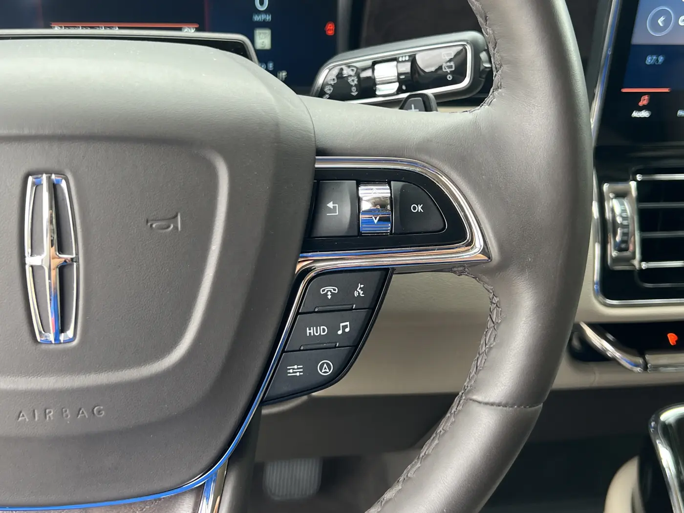 2023 Lincoln Navigator - $58,988