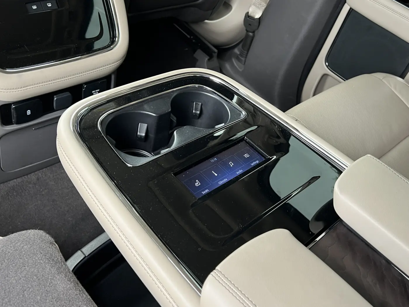 2023 Lincoln Navigator - $58,988