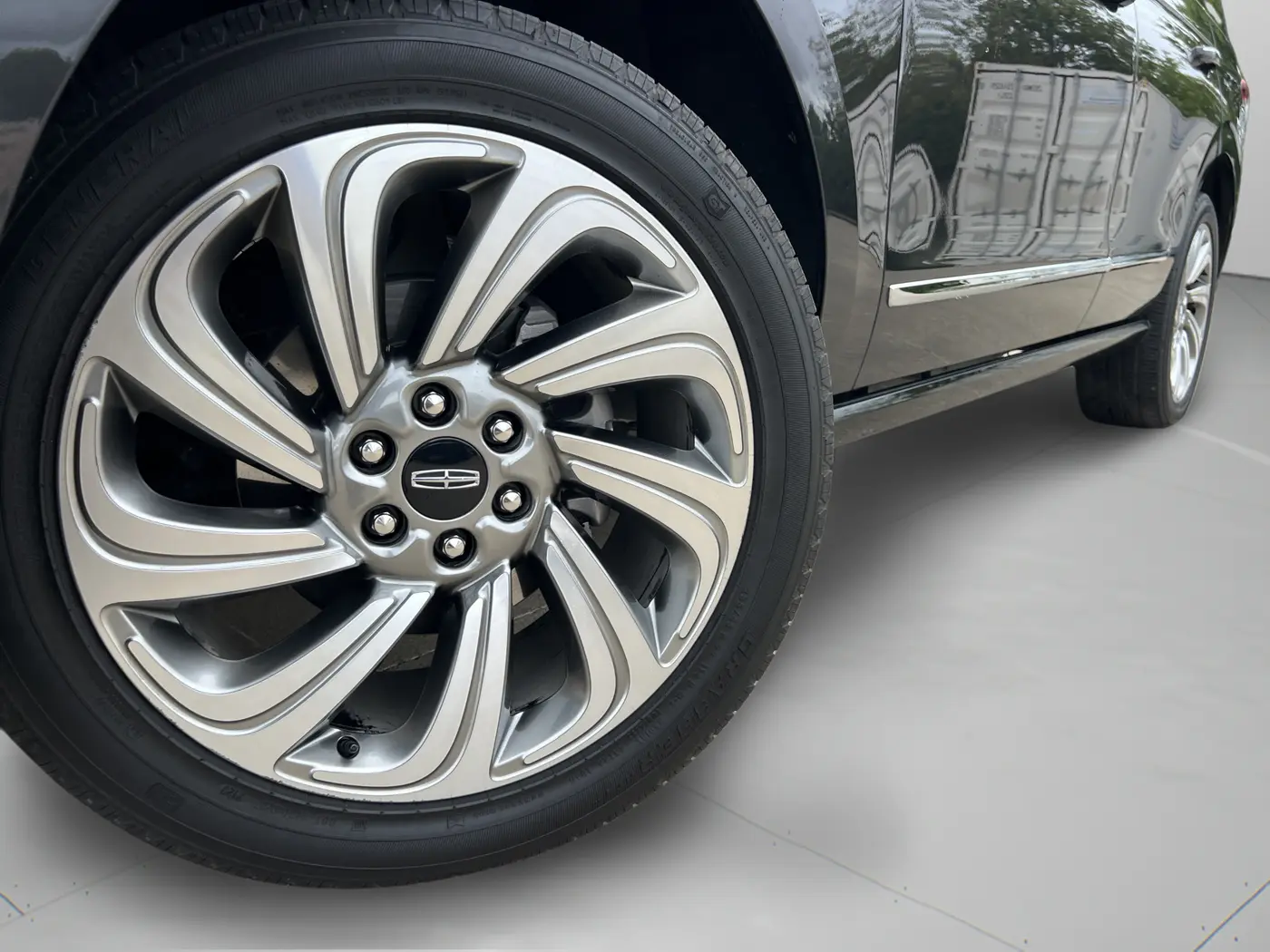 2023 Lincoln Navigator - $58,988