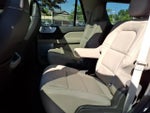2024 Navigator Thumbnail 7