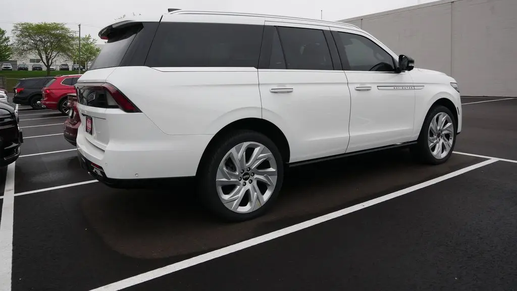 2025 Lincoln Navigator Reserve