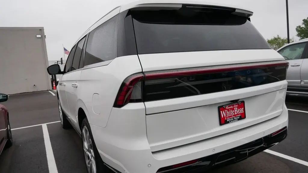 2025 Lincoln Navigator Reserve