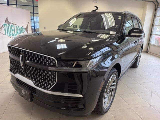 2025 Lincoln Navigator - $71,400