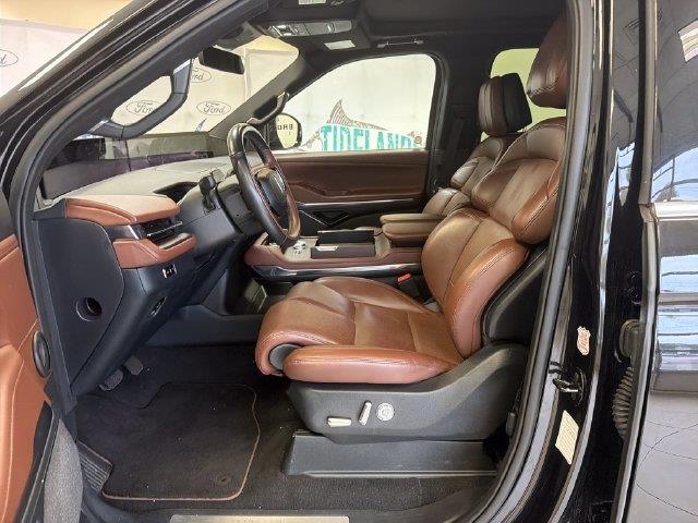 2025 Lincoln Navigator - $71,400