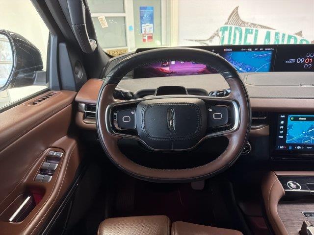 2025 Lincoln Navigator - $71,400