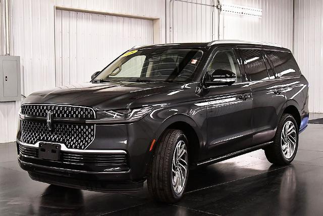 2025 Lincoln Navigator - $75,995