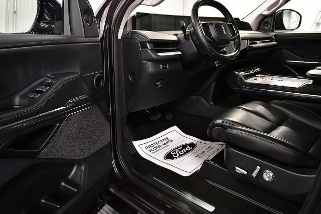 2025 Lincoln Navigator - $75,995