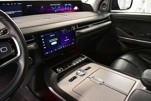 2025 Lincoln Navigator - $75,995