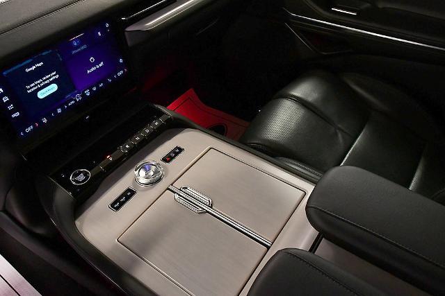 2025 Lincoln Navigator - $75,995