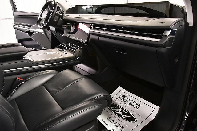 2025 Lincoln Navigator - $75,995