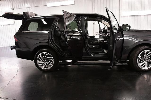 2025 Lincoln Navigator - $75,995