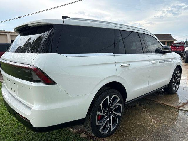 2026 Lincoln Navigator - $95,425
