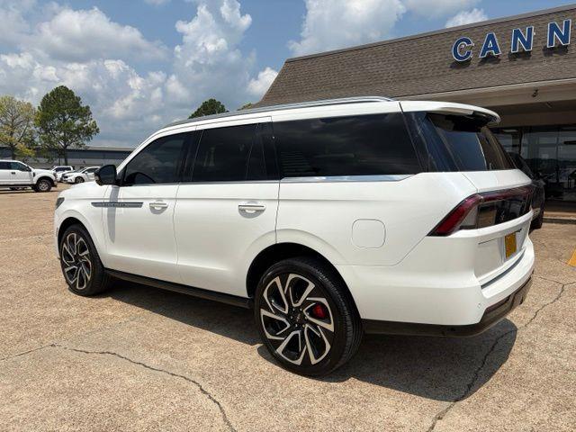 2026 Lincoln Navigator - $95,425