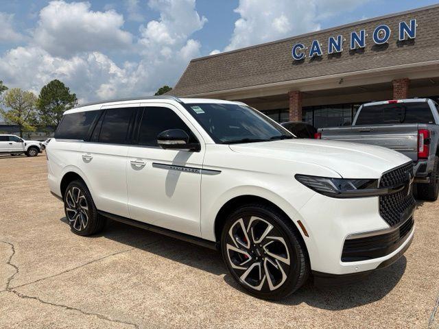 2026 Lincoln Navigator - $95,425