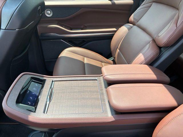 2026 Lincoln Navigator - $95,425