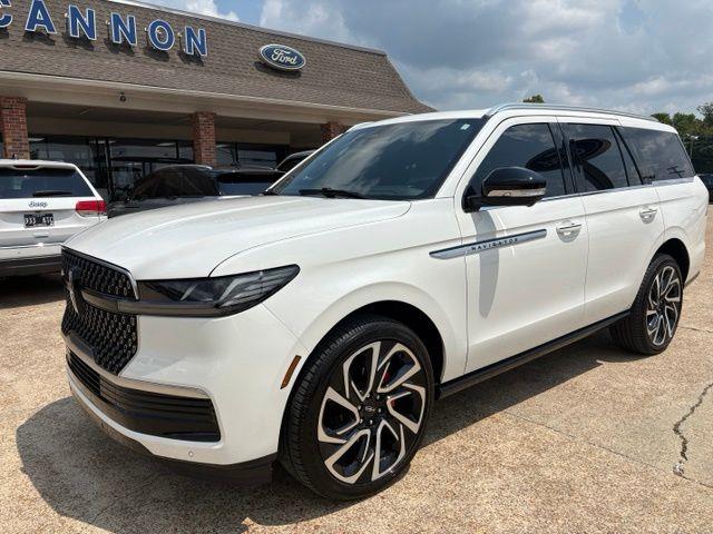 2026 Lincoln Navigator - $93,415